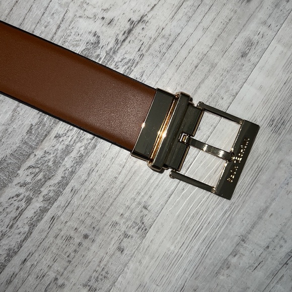 Michael Kors reversible belt!🤎🌻 - Picture 6 of 8